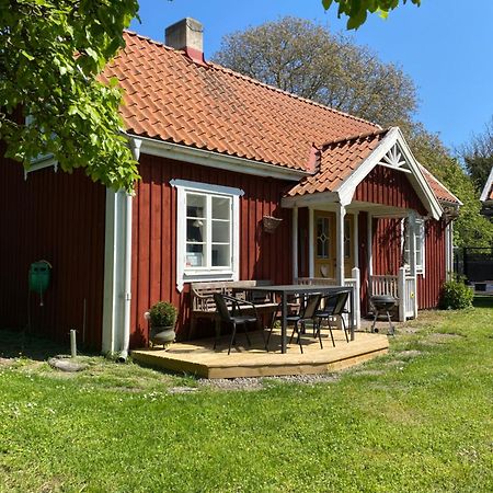 Bo I Egen Stuga Pa Haerlig Oelandsgard Köpingsvik Dış mekan fotoğraf