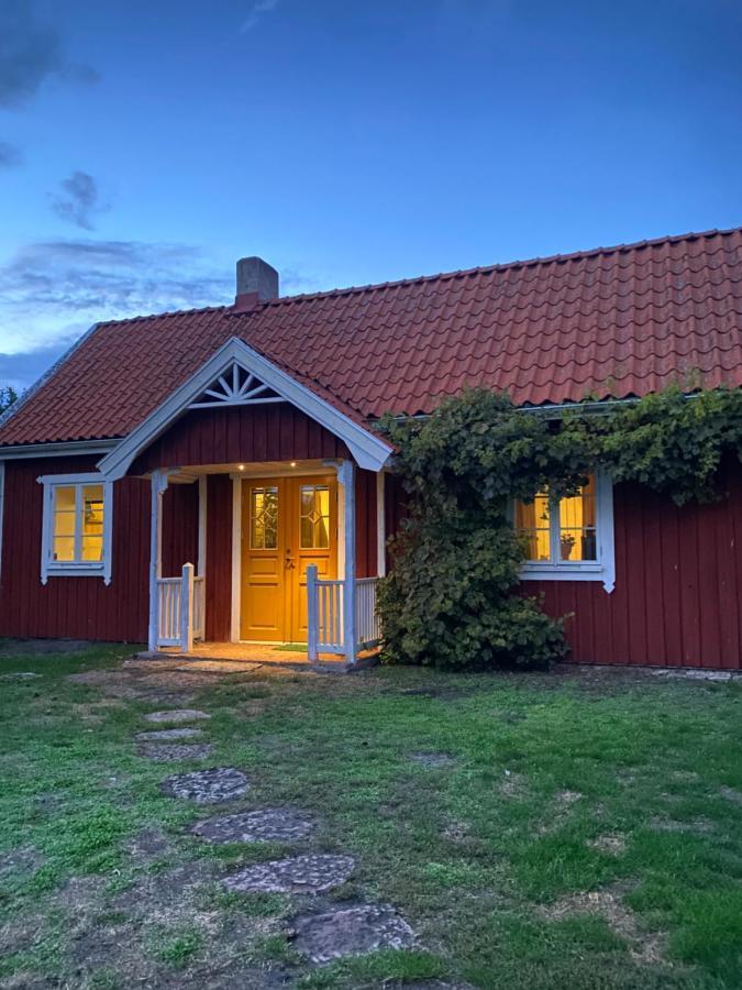 Bo I Egen Stuga Pa Haerlig Oelandsgard Köpingsvik Dış mekan fotoğraf