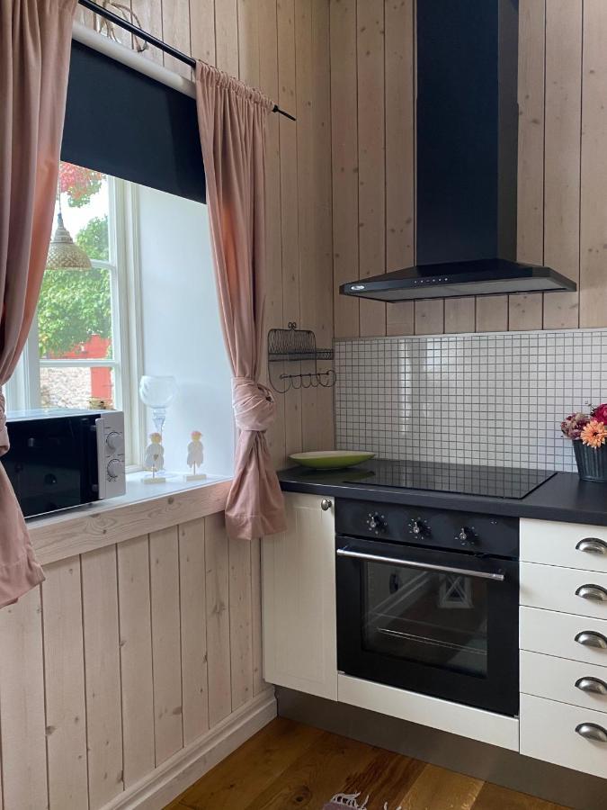 Bo I Egen Stuga Pa Haerlig Oelandsgard Köpingsvik Dış mekan fotoğraf
