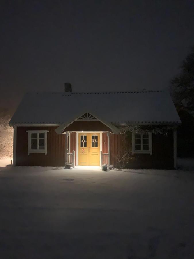 Bo I Egen Stuga Pa Haerlig Oelandsgard Köpingsvik Dış mekan fotoğraf
