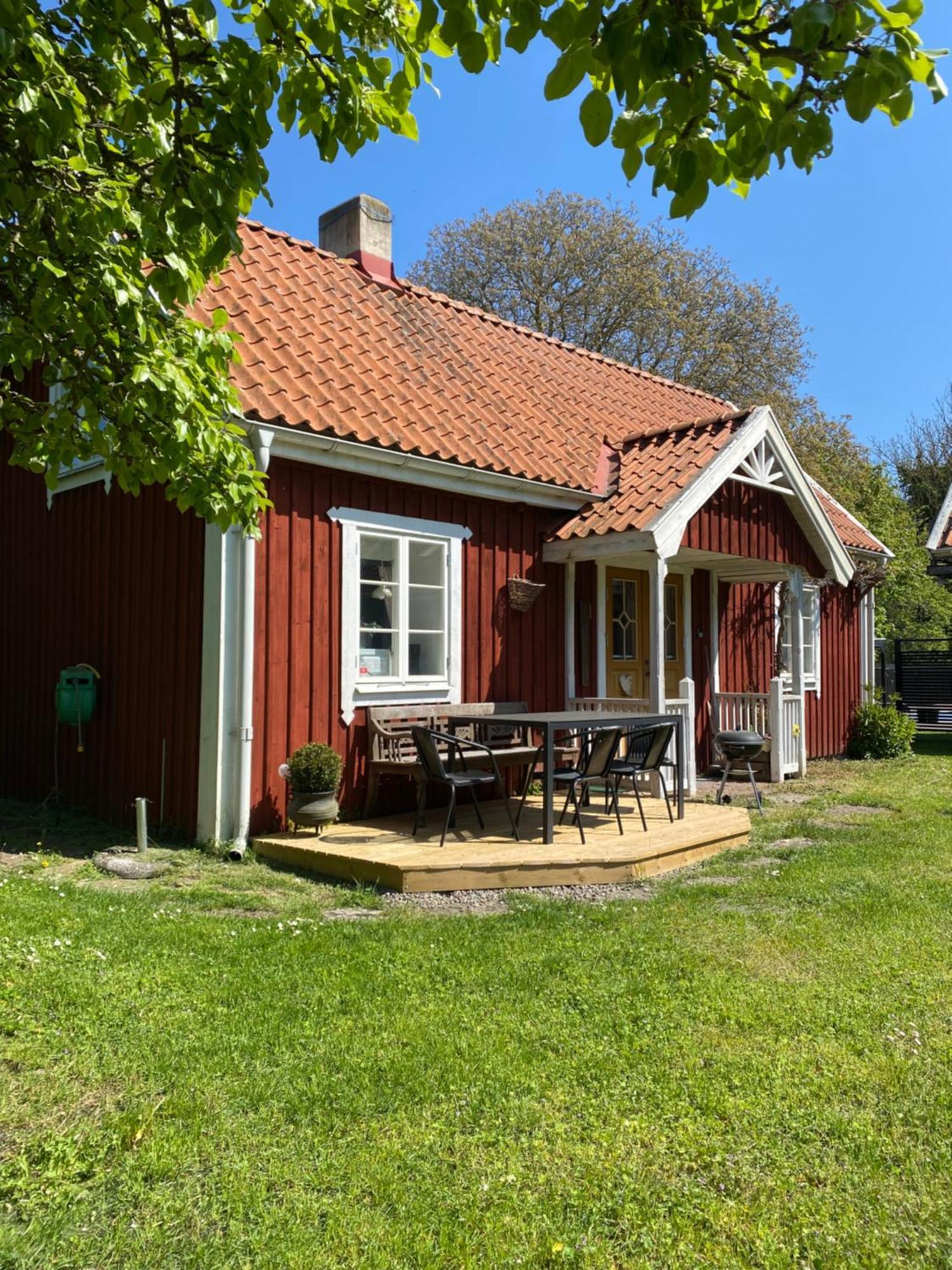 Bo I Egen Stuga Pa Haerlig Oelandsgard Köpingsvik Dış mekan fotoğraf